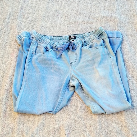 SOLD Set of 3 Celebrity Pink Jeans - Picture 5 of 8